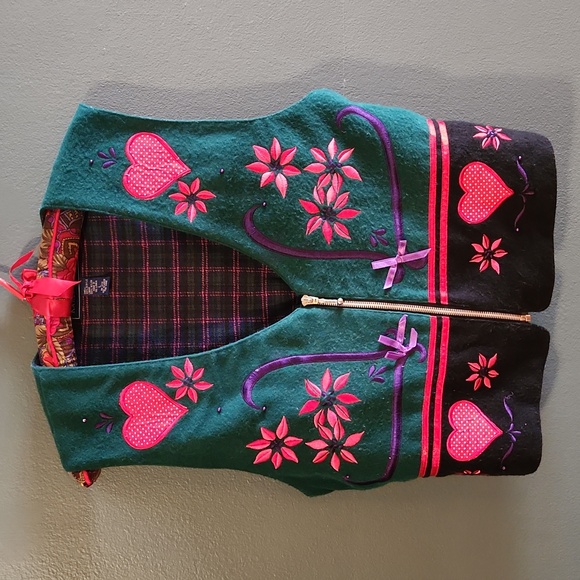 Karen Scott Sweaters - Karen Scott Heart Zip Up Vest Size L